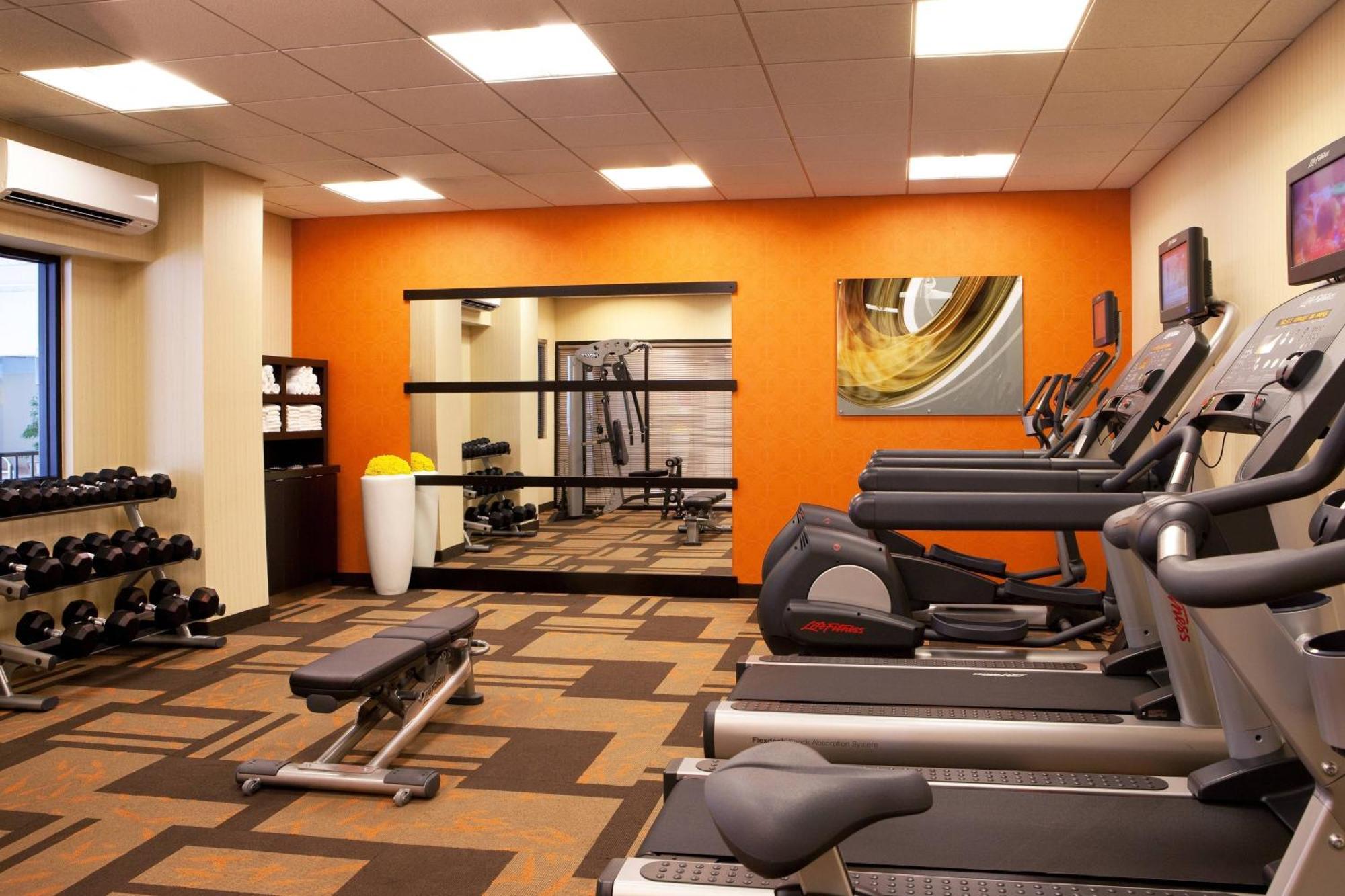 Courtyard By Marriott Alexandria Pentagon South Ξενοδοχείο Εξωτερικό φωτογραφία