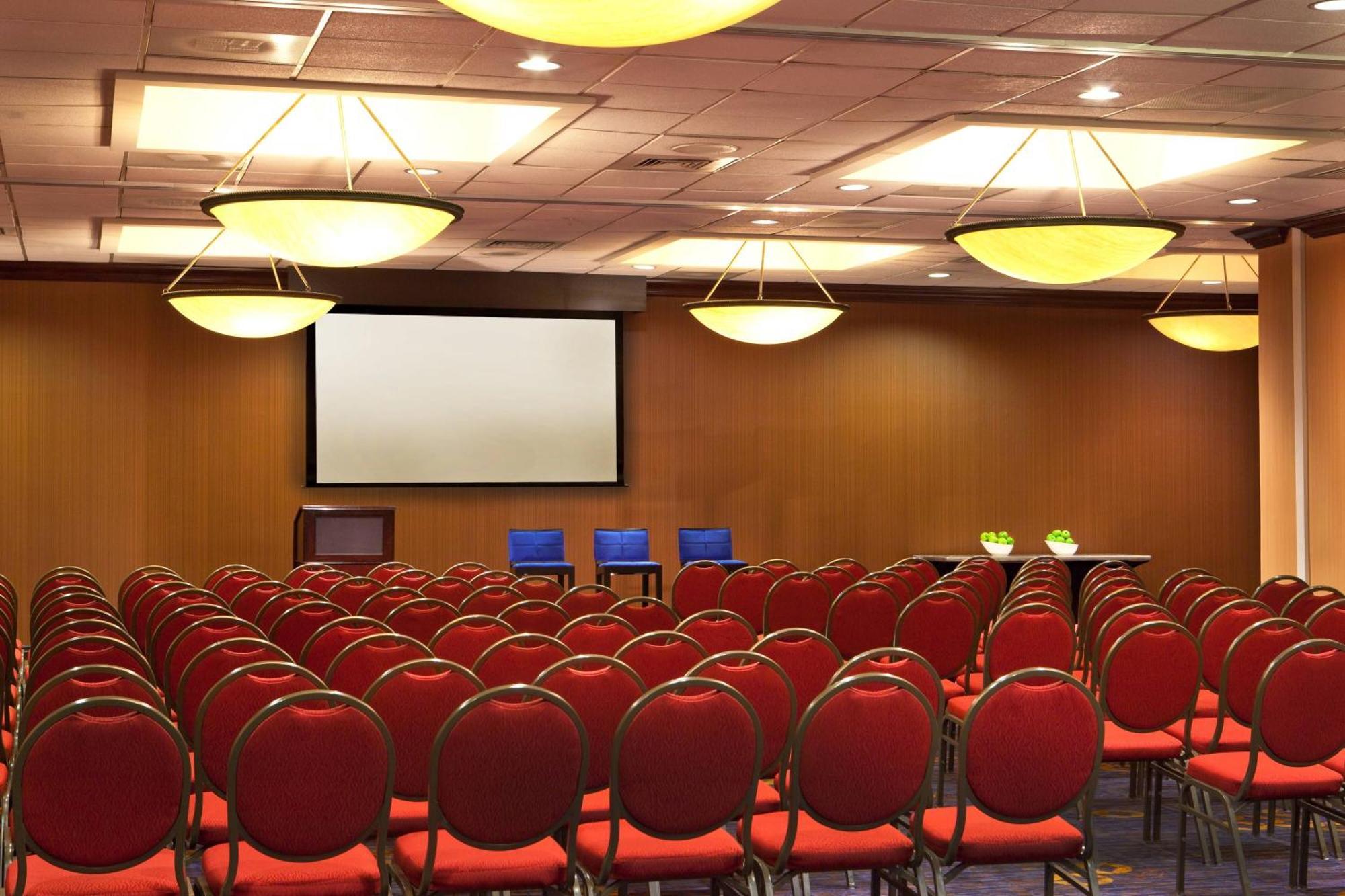 Courtyard By Marriott Alexandria Pentagon South Ξενοδοχείο Εξωτερικό φωτογραφία