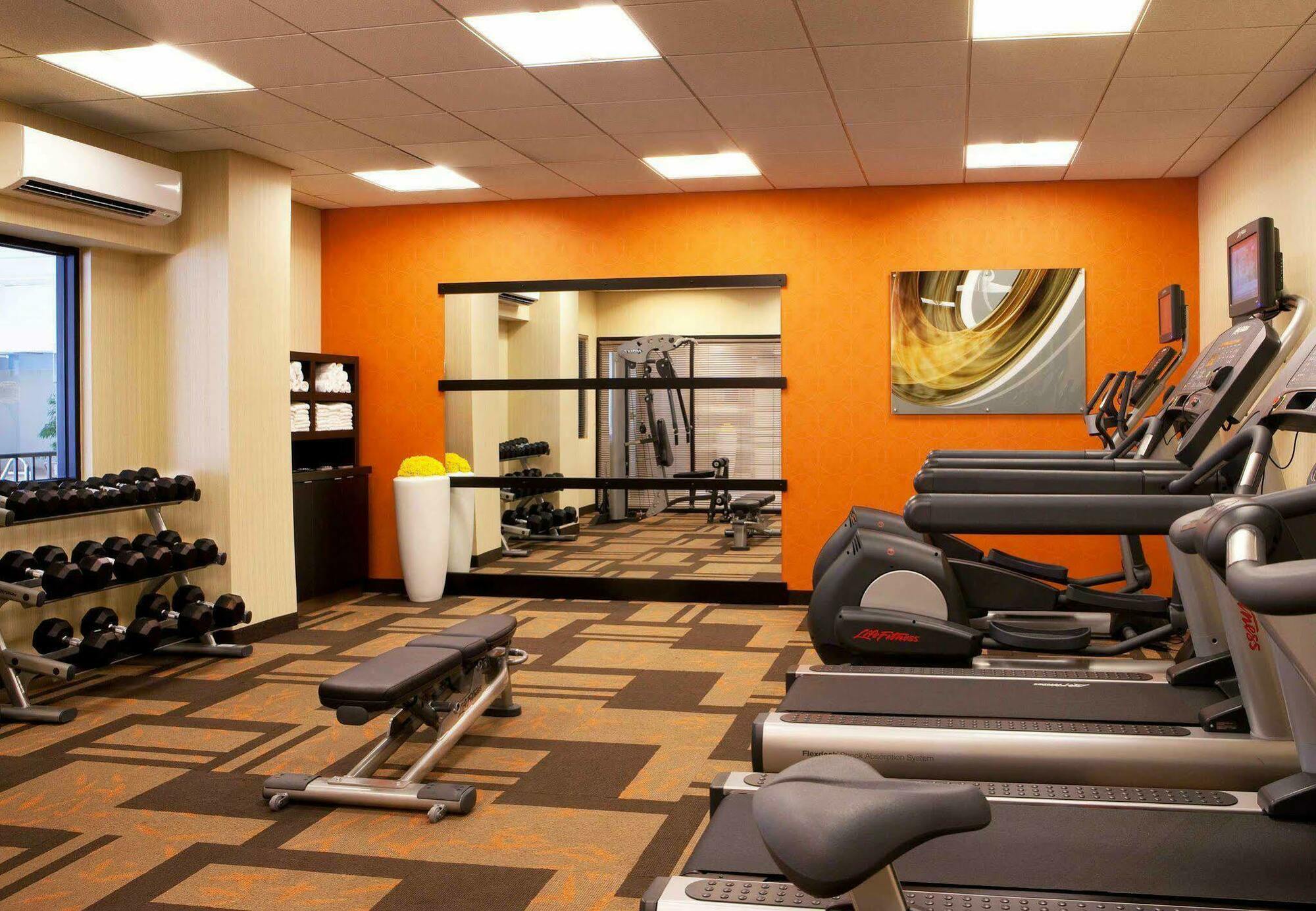 Courtyard By Marriott Alexandria Pentagon South Ξενοδοχείο Εξωτερικό φωτογραφία